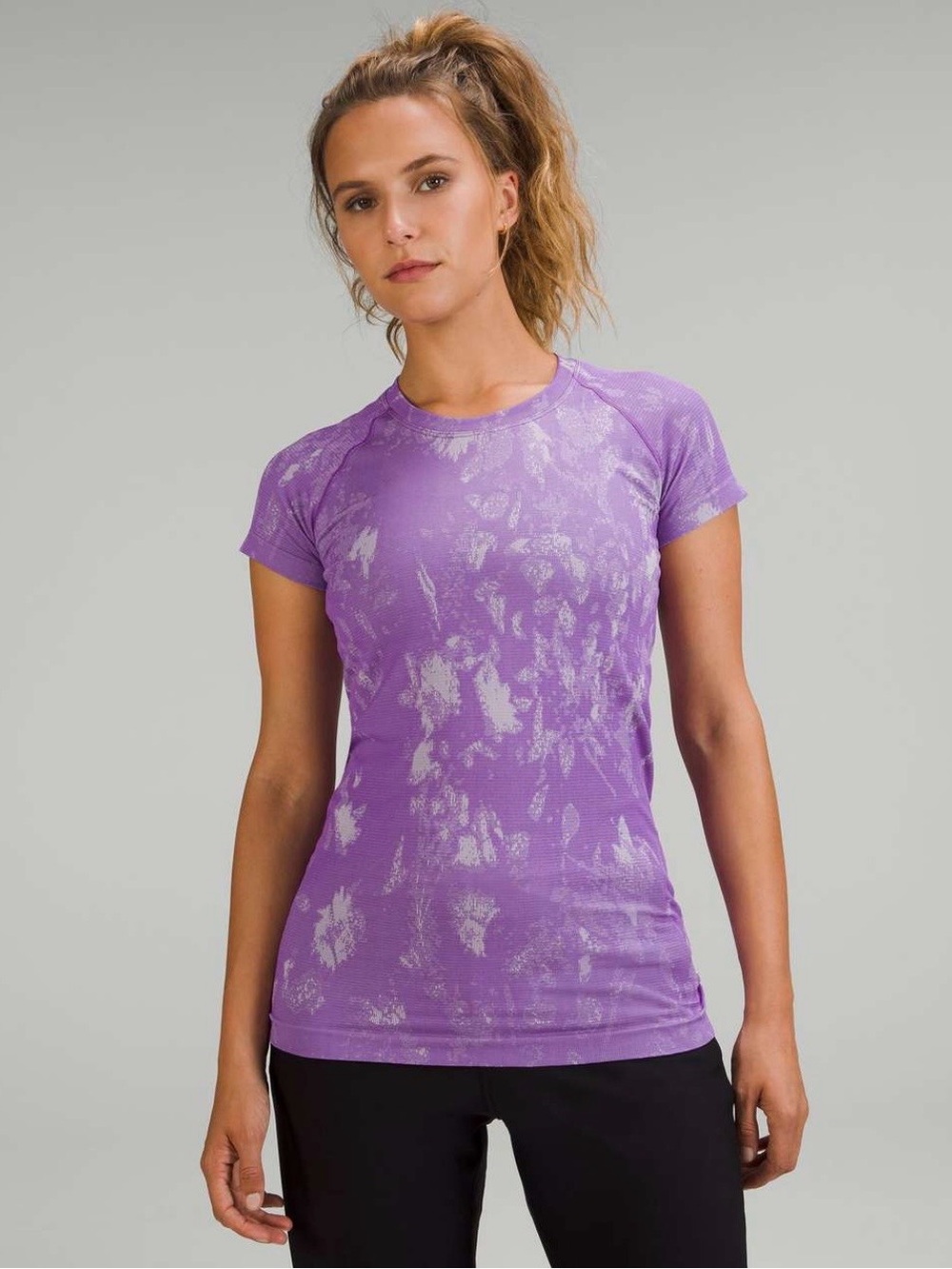 Lululemon Shadow Bloom Moonlit Magenta Swiftly Tech Short Sleeve Shirt Size 4